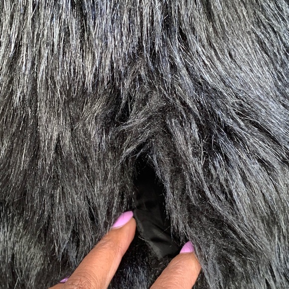 UNIQUELY LORNA JANE Faux Fur Vest Women's Size XS - Picture 5 of 7